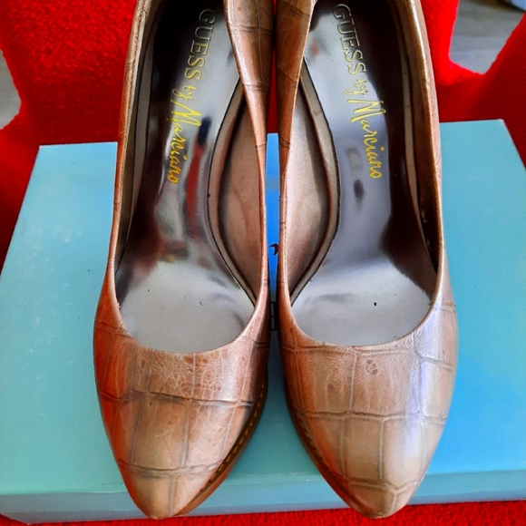 💥💥GUESS By Marciano high heel shoes - Picture 4 of 8